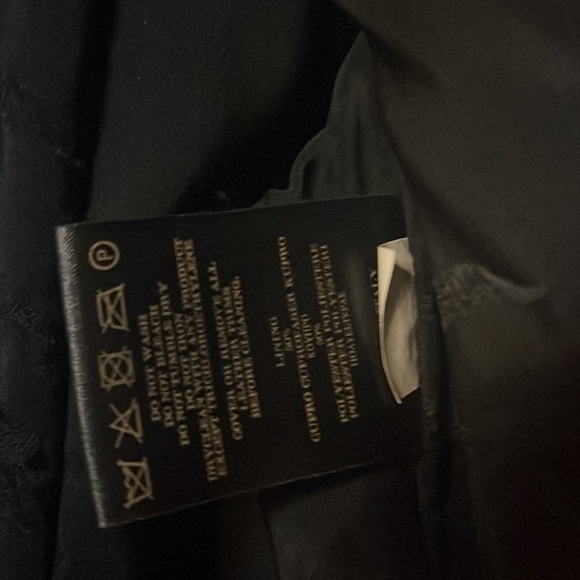 Burberry Prorsum coat. Made in Italy Size 40. US size 4. Black. Ex. condition. - Picture 3 of 9